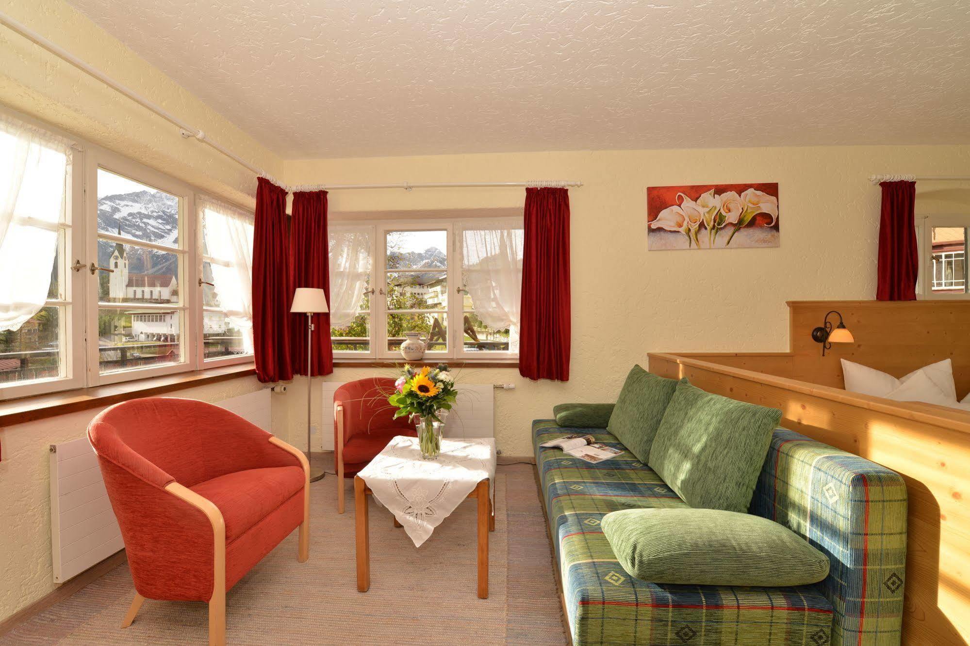 Hotel Adler Garni Hirschegg  Extérieur photo